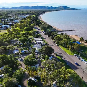 https://rowes-bay-beachfront-holiday-park.queenslandhotels.net